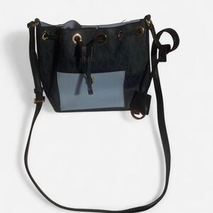 Michael Kors Bucket Bag